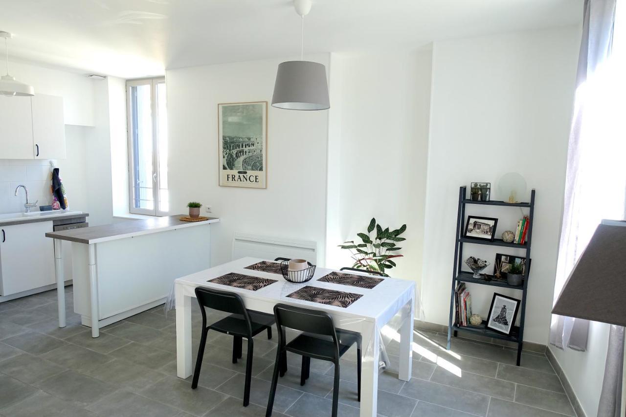 Maison Carree/Coeur Historique De Nimes - Superbe Appt 55M² ภายนอก รูปภาพ